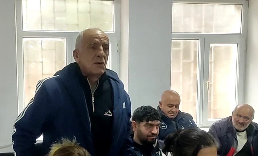 Seymur Orucov Ağstafa şəhəri və Poylu qəsəbəsində vətəndaşların növbəti səyyar qəbullarını keçirib